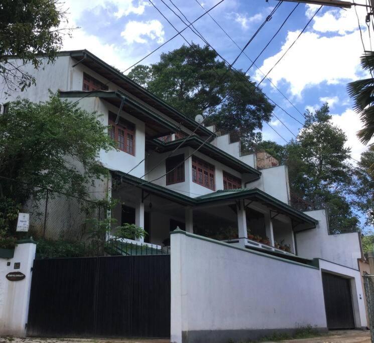 Reverie Hill Bungalow, קנדי מראה חיצוני תמונה