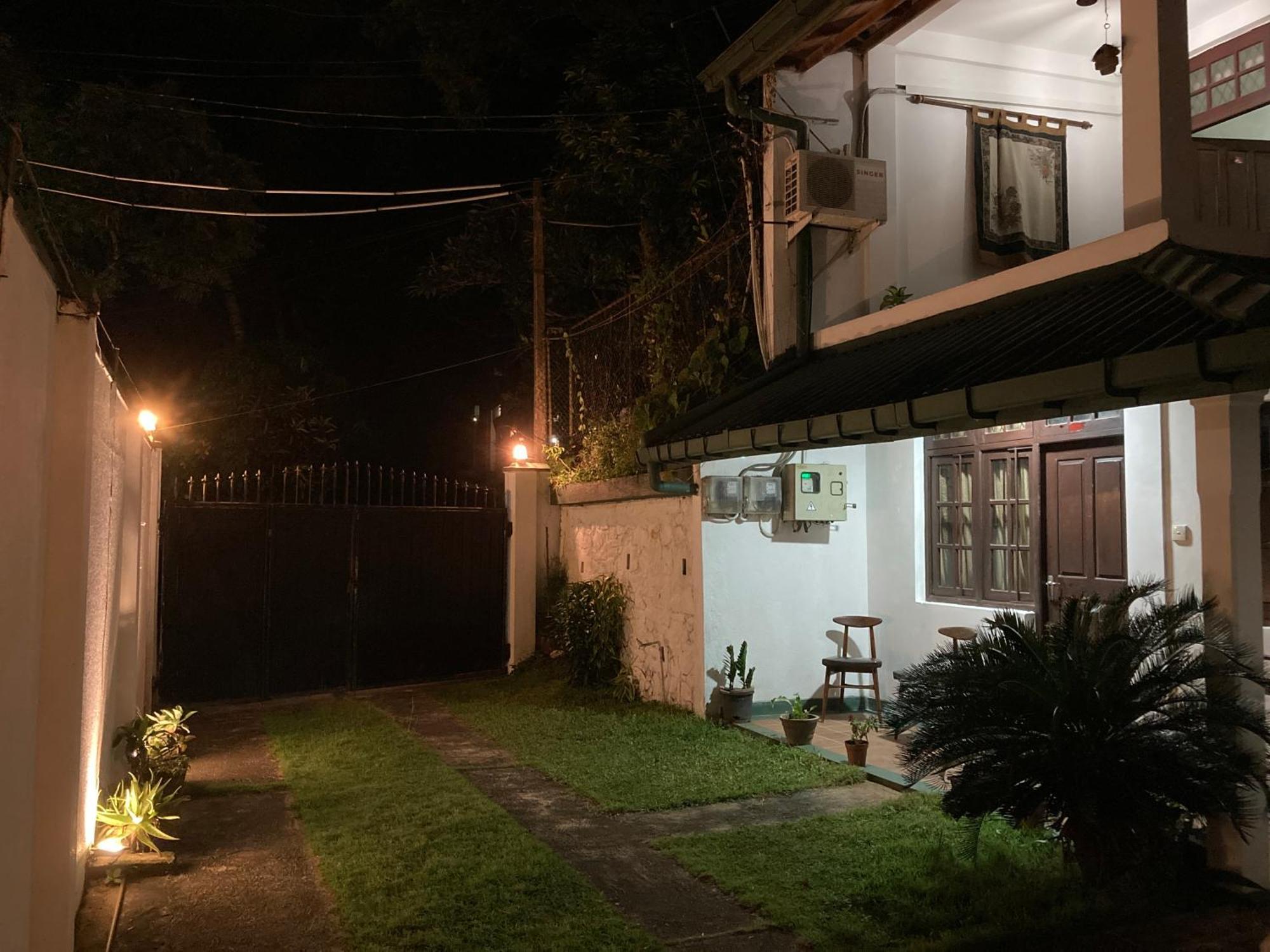 Reverie Hill Bungalow, קנדי מראה חיצוני תמונה